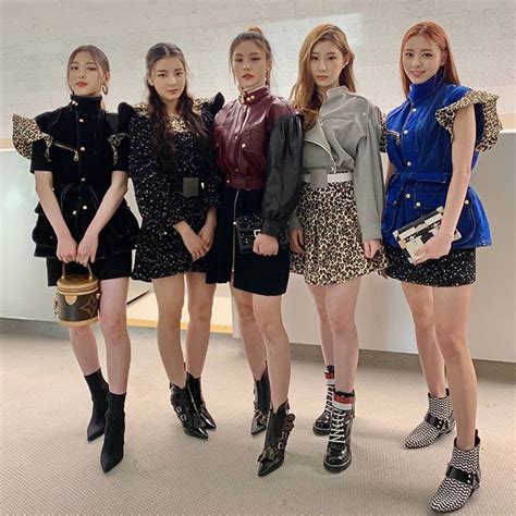 itzy louis vuitton|ITZY 있지 .